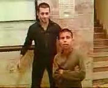bu adamlar ne yap�yor