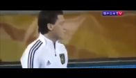 Özil’den sakız şov